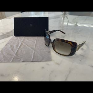 Gucci Oversized Sunglasses